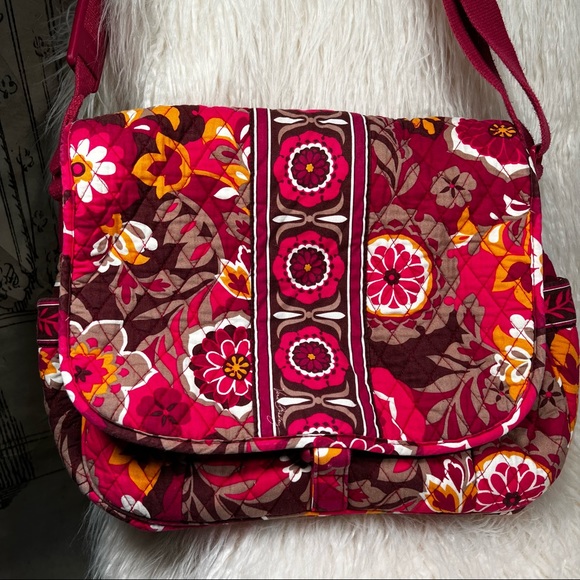 Vera Bradley Crossbody Bag in (RETIRED) Carnaby Pattern - Picture 2 of 11